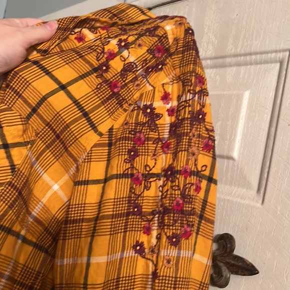 Terra & Sky 3X 24-26 orange multi colored button down top - Picture 2 of 4